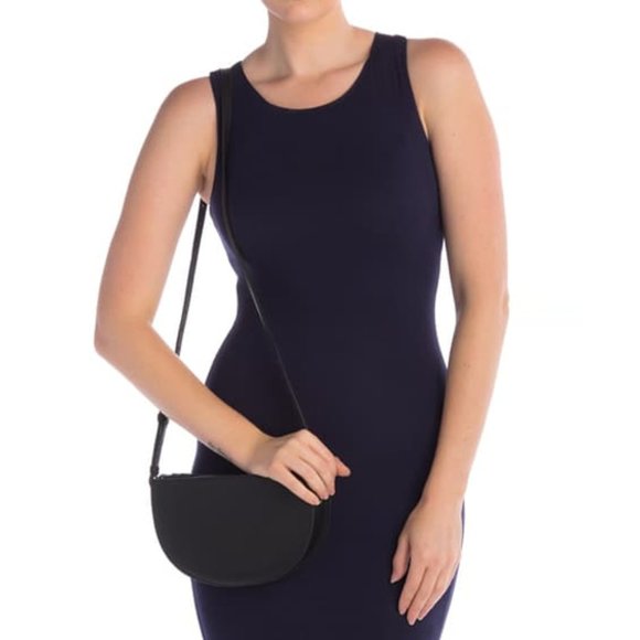 Madewell Handbags - Madewell Vachetta Black Half-Moon Juniper Crossbody Zip Bag